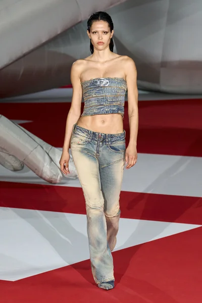Look 8
